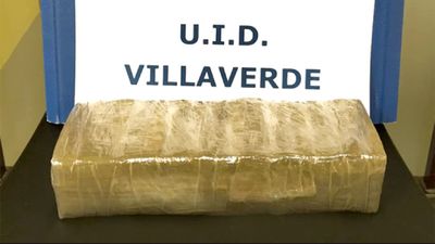 Detenido un hombre que tiró droga por la ventanilla del coche en un control policial en Villaverde