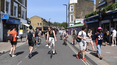 Reino Unido suma 346 muertes por COVID-19 en 24 horas, hasta 31.587