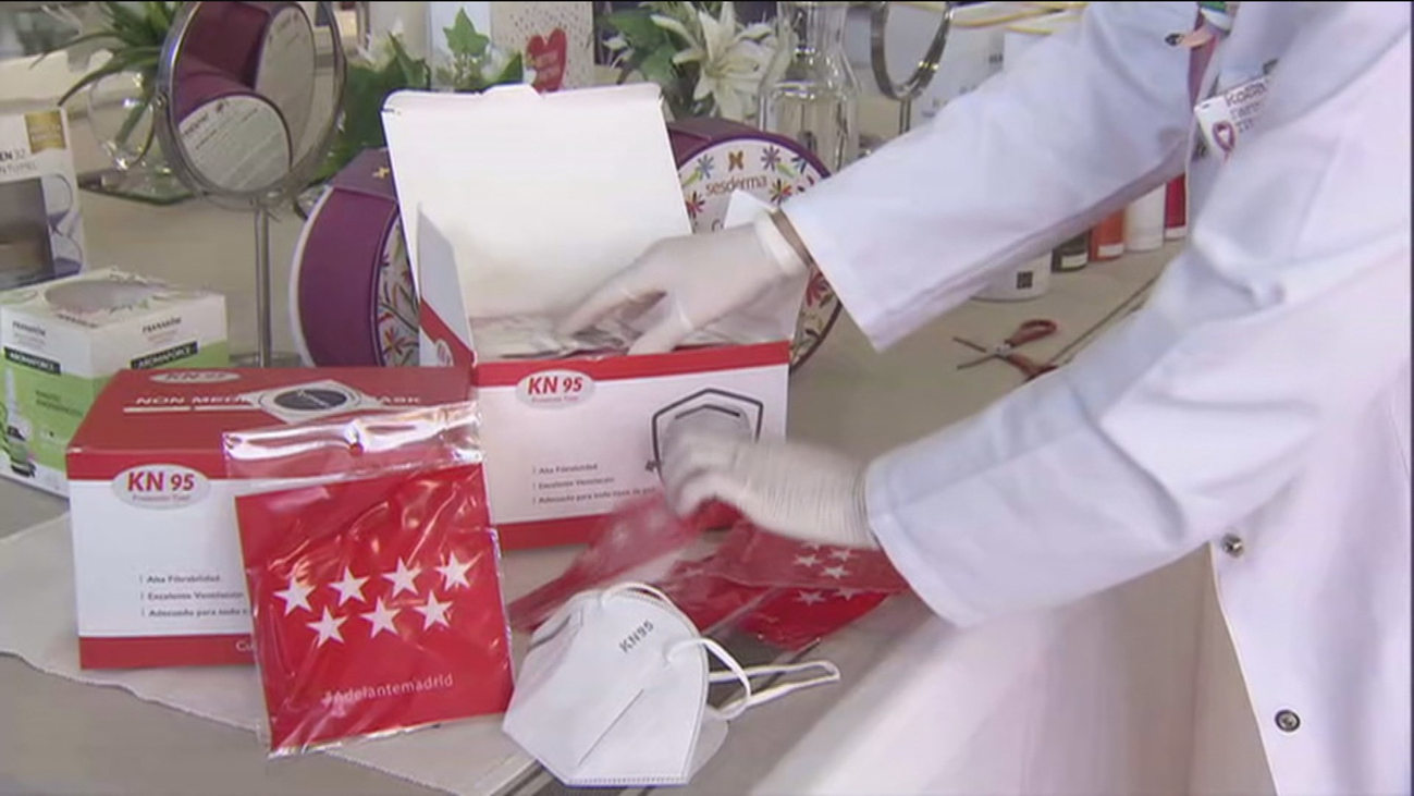 Los madrileños tendrán 15 días para recoger mascarillas gratis en la farmacia