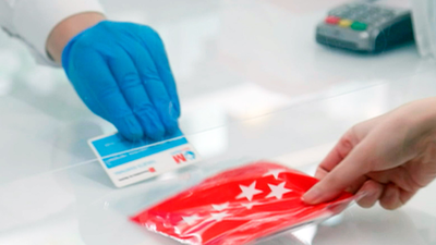 Empieza en las farmacias de Madrid el reparto de mascarillas FFP2