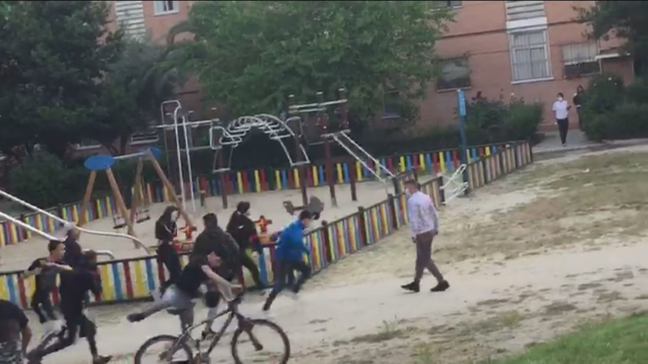 Multitudinaria pelea de adolescentes en Ciudad de los Ángeles