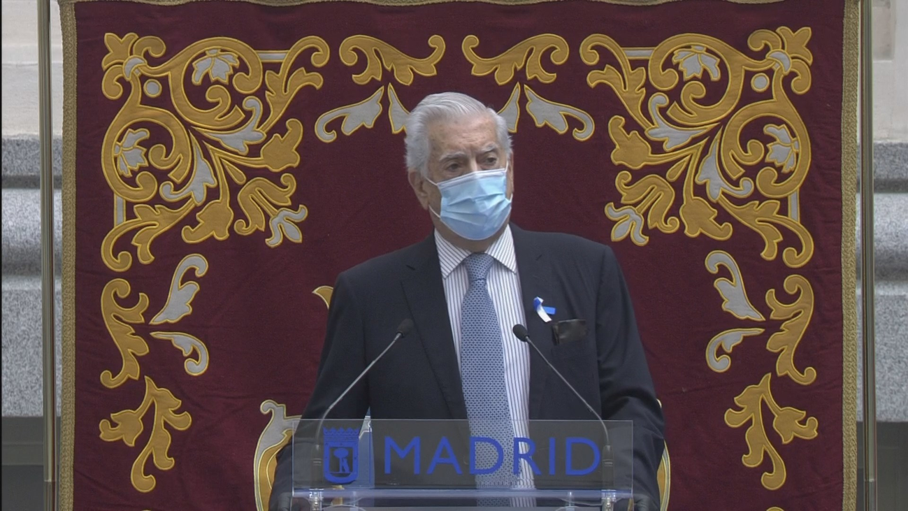 Vargas Llosa: "Los madrileños tendrán que librar también una batalla contra las secuelas de la pandemia"