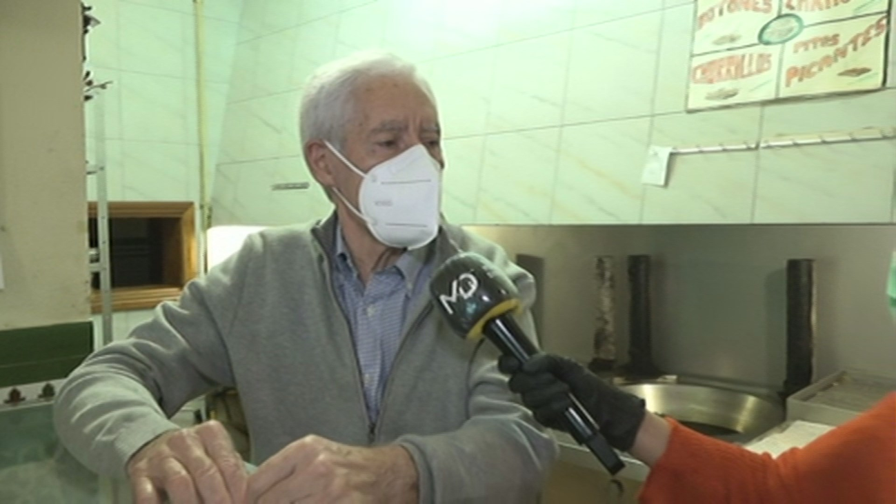 La freiduría de gallinejas de Embajadores vive su San Isidro más triste