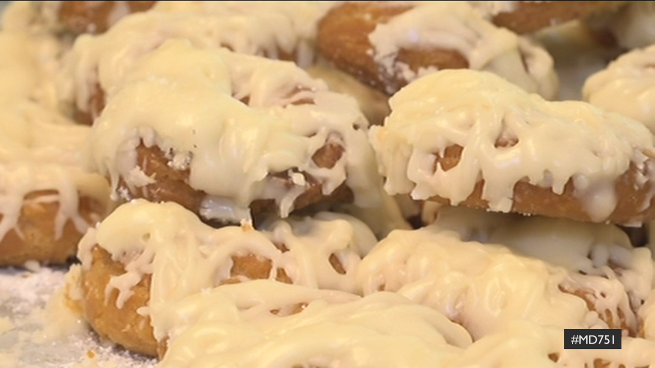 Así se preparan las tres tradicionales rosquillas de San Isidro