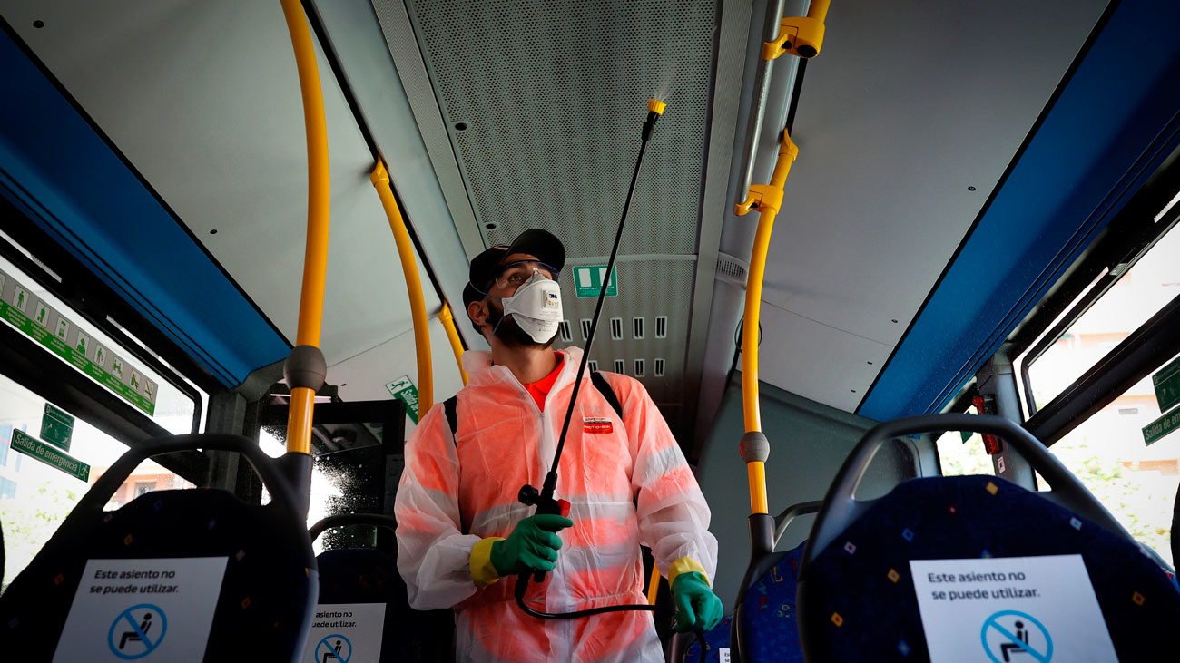 300 autobuses  urbanos e interurbanos dispondrán de geles, mamparas y purificadores de aire