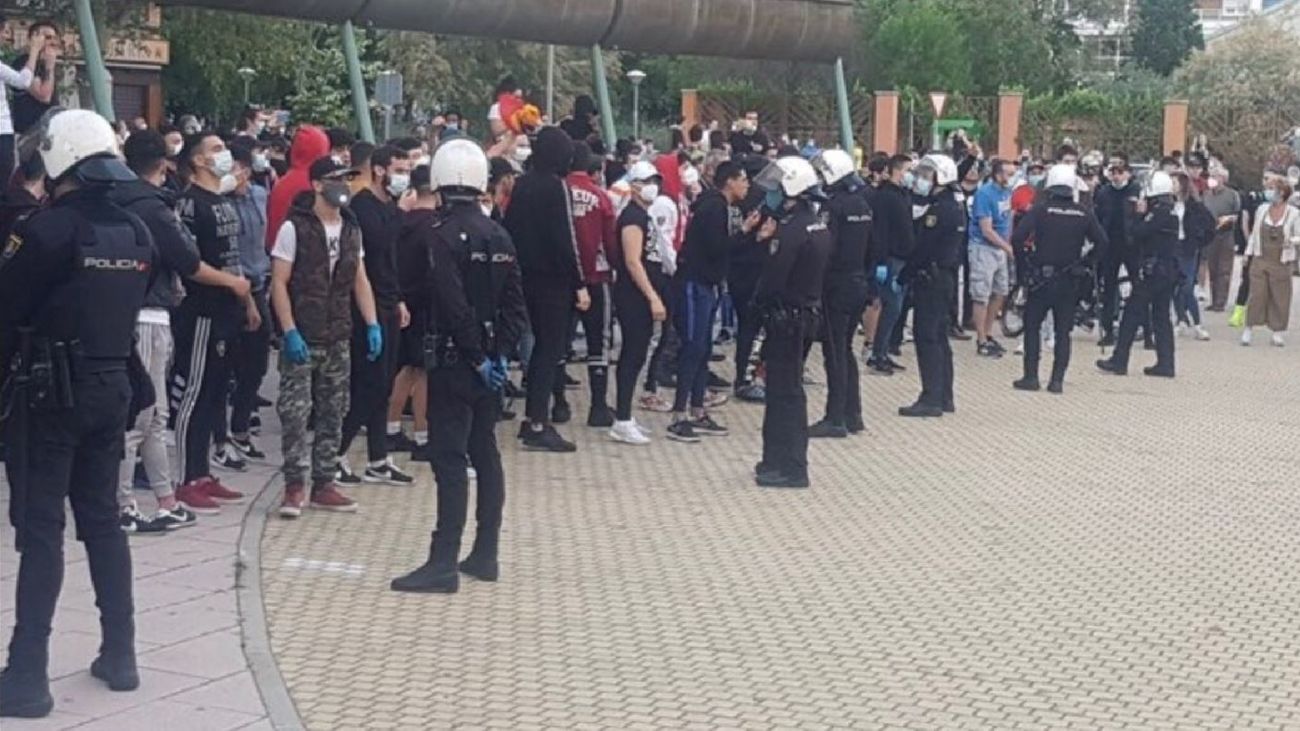 Cordón policial entre dos protestas en Alcorcón
