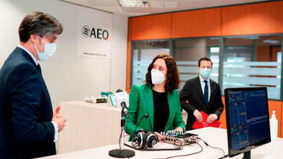 Ayuso analiza con empresarios la reducción de la carga burocrática para facilitar la actividad y el empleo