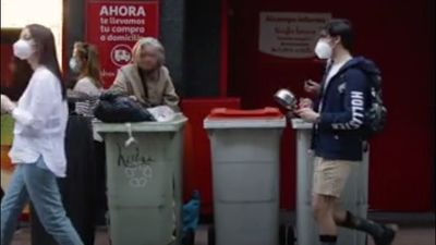 La imagen durante una cacerolada en Núñez de Balboa que ha provocado la indignación a miles de personas