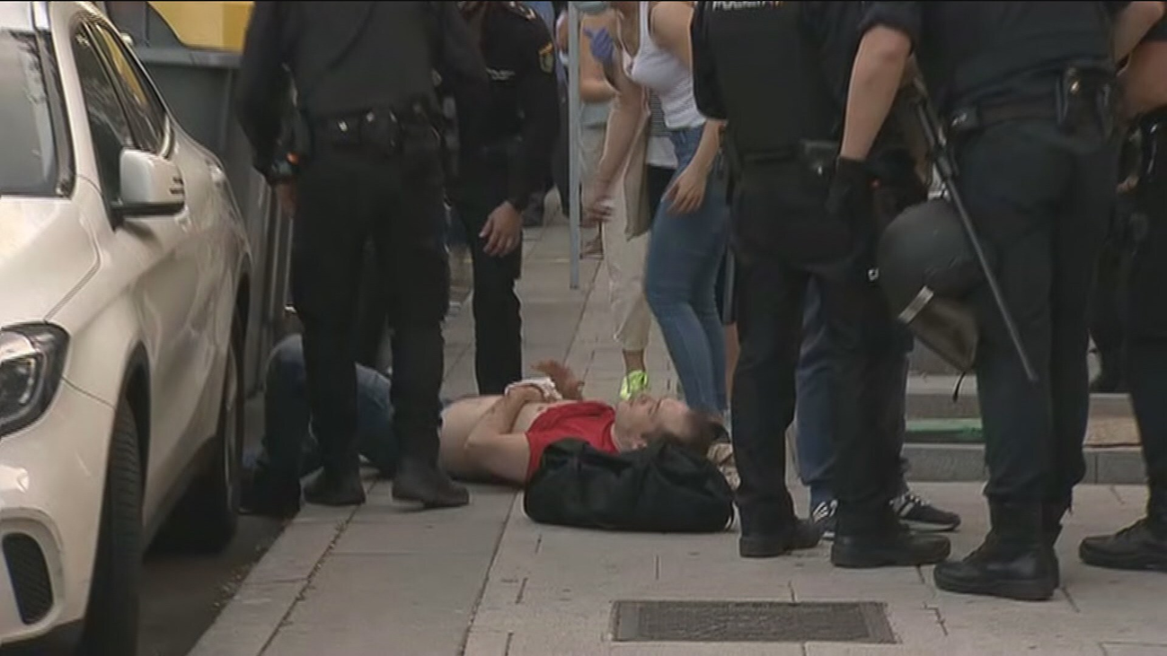 Un herido leve en Moratalaz por enfrentamientos durante una cacerolada