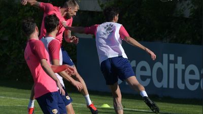 La plantilla del Rayo vuelve a entrenar tras salir del ERTE