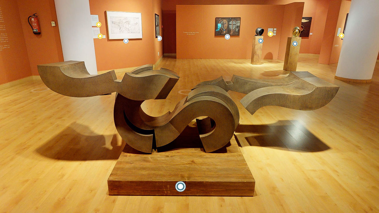 Imagen de la visita virtual a la exposición de Martín Chirino, en el Espacio MIRA de Pozuelo de Alarcón