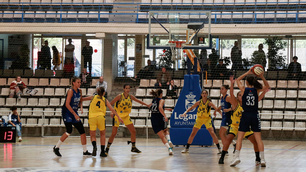 Partido de baloncesto femenino en Leganés