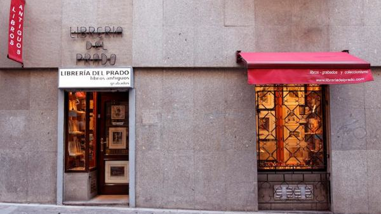 Abren las librerías del Barrio de las Letras, “pero la gente ya no viene a tocar libros y verlos”