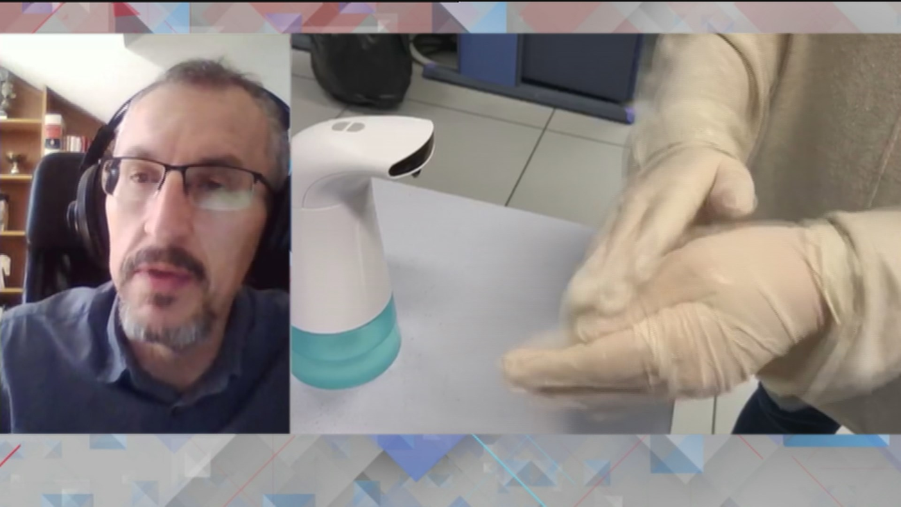 Miguel Ángel Royo, epidemiólogo: "Voy a ser claro: no hay que usar  guantes, aumenta el riesgo de transmisión"