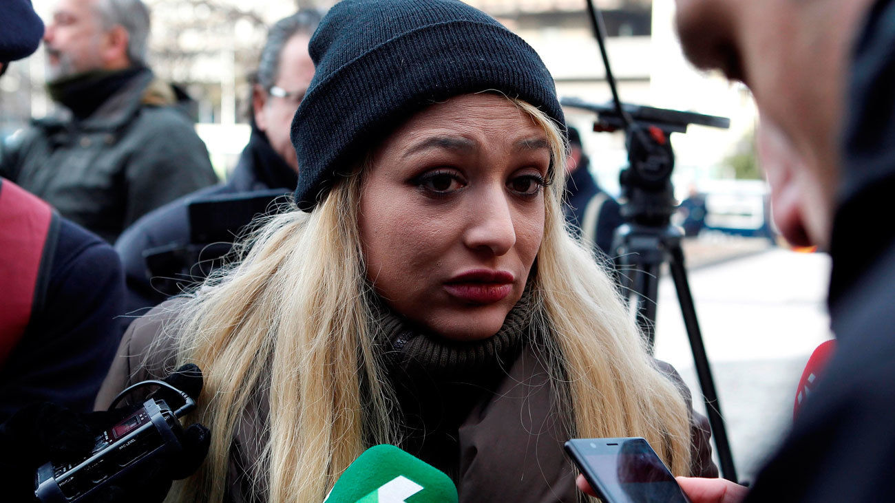 La Fiscalía pide prisión para Melisa Domínguez, portavoz de Hogar Social, por una protesta ante la sede del PSOE