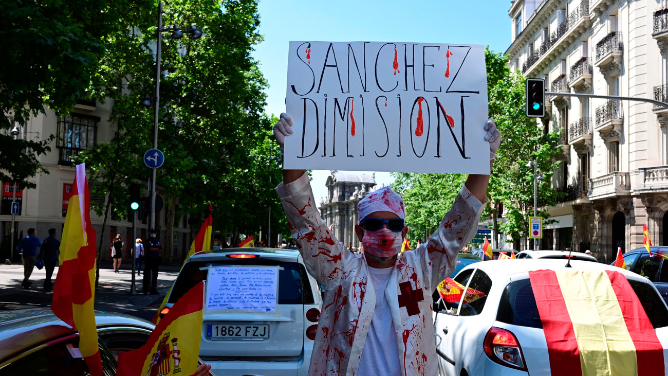 Vox moviliza a miles de personas que colapsan con sus vehículos el centro de Madrid