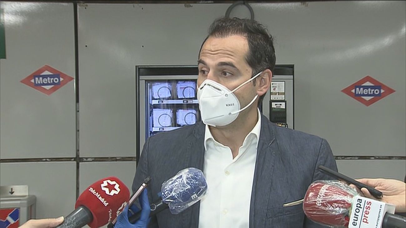 Aguado también pide eliminar  las franjas horarias ante el calor