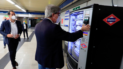 Madrid instalará máquinas de venta de mascarillas e hidrogel en las estaciones de Metro