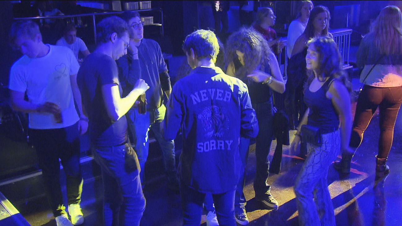 Cuatro de cada diez españoles reducirá el gasto en restaurantes y discotecas