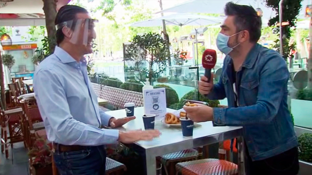 Abren a la vez cinco terrazas de la Puerta de Alcalá bajo el lema ‘La vida sigue igual’