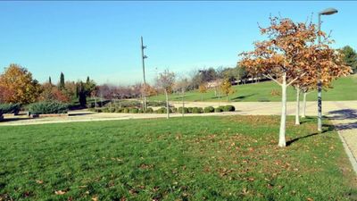 Los tres grandes parques de Parla vuelven a abrir para ampliar el espacio de paseo y deporte