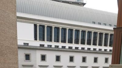 Susto en el centro de Madrid por un pequeño incendio en el Teatro Real