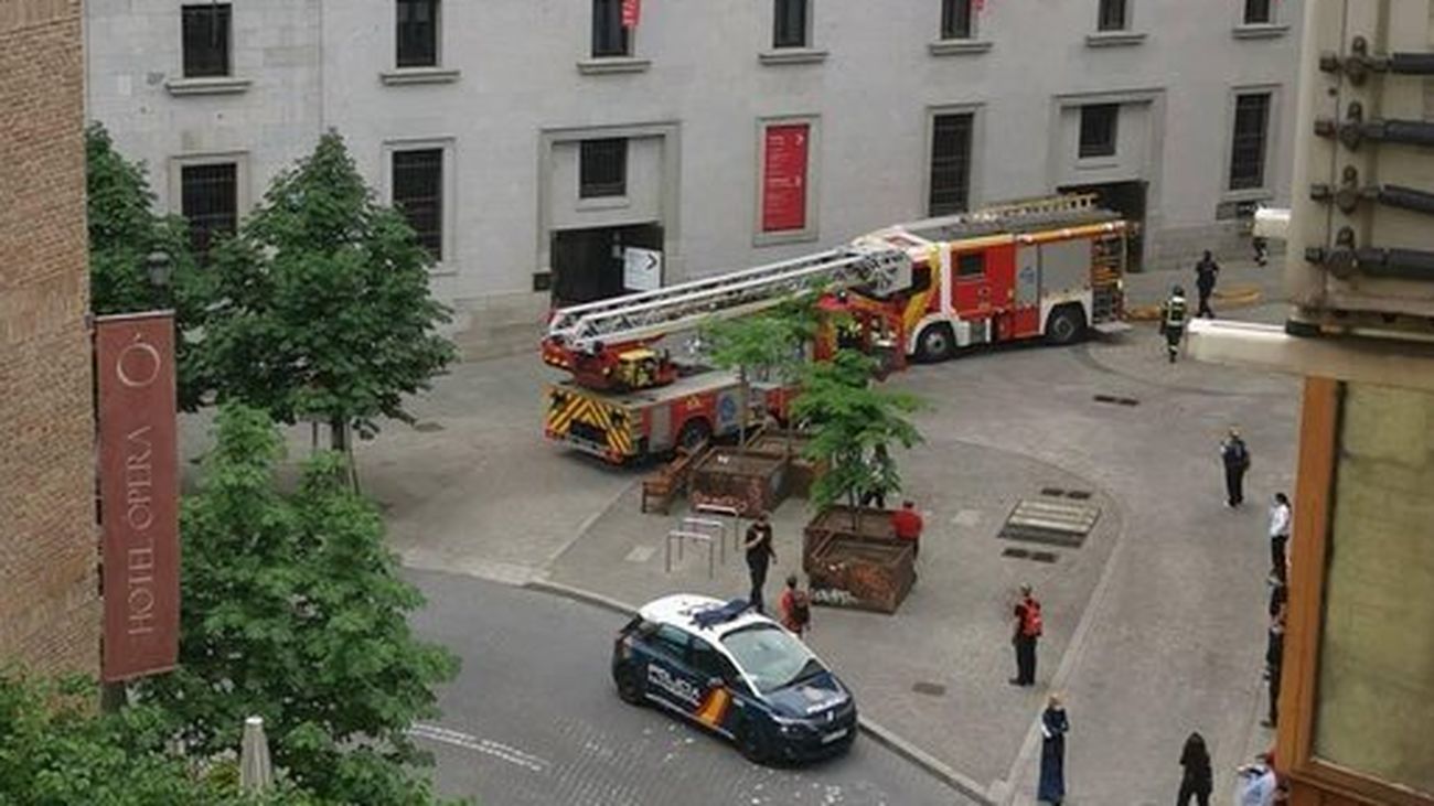Susto en el centro de Madrid por un pequeño incendio en el Teatro Real