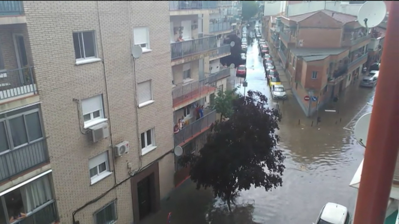 Calles y garajes inundados, las imágenes de la fuerte tormenta caída en la Comunidad de Madrid