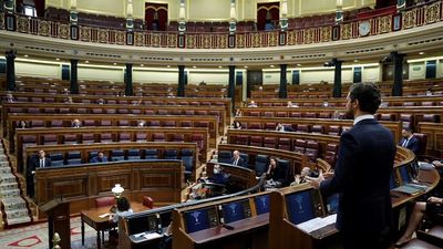 Tenso cara a cara en el Congreso entre Sánchez y Casado a raíz del cese de Pérez de los Cobos