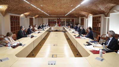 Madrid acuerda un plan de reactivación económica que abre una nueva etapa y el diálogo con la oposición