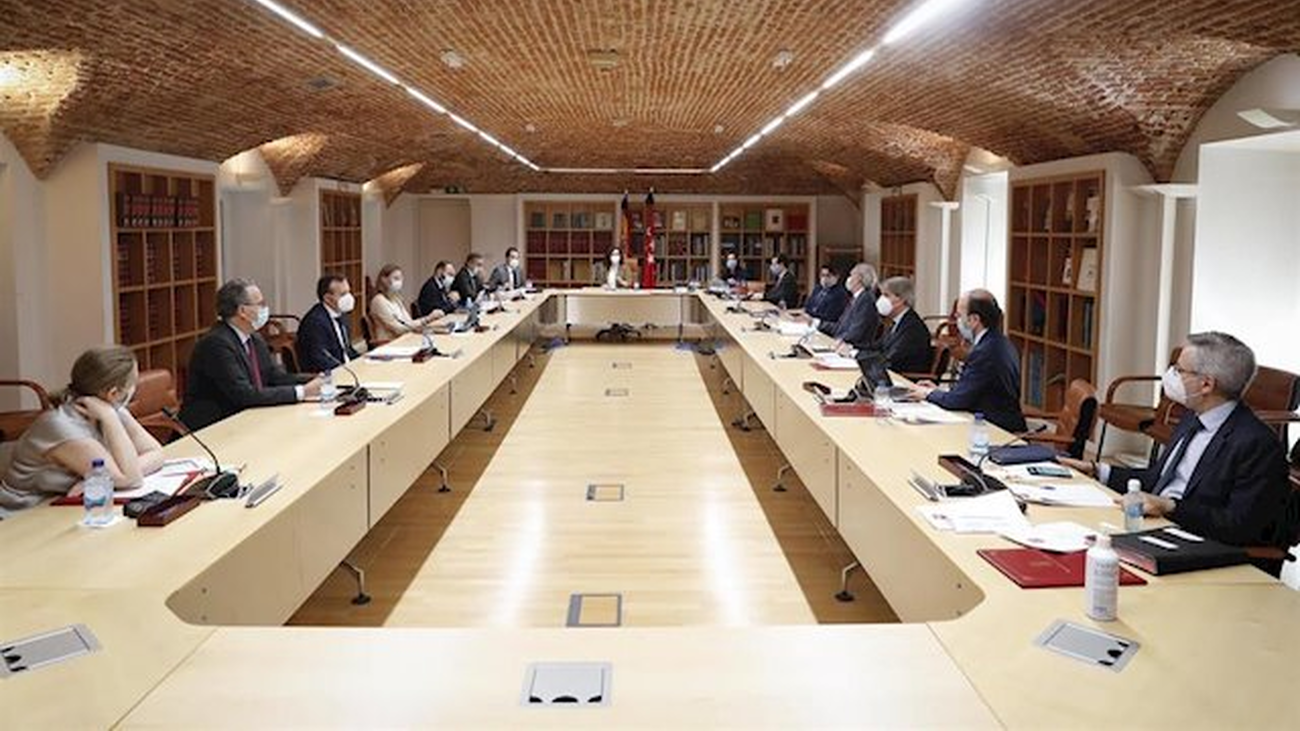 Madrid acuerda un plan de reactivación económica que abre una nueva etapa y el diálogo con la oposición