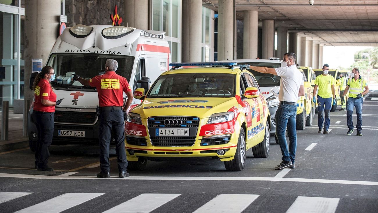 Ambulancias a las puertas del aeropuerto de Lanzarote