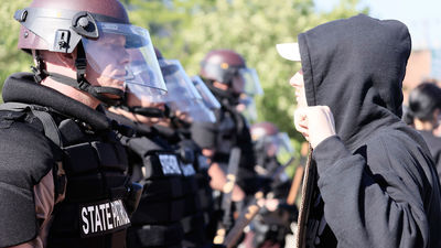 Los disturbios raciales de Mineápolis se extienden a otras ciudades y llegan a la Casa Blanca