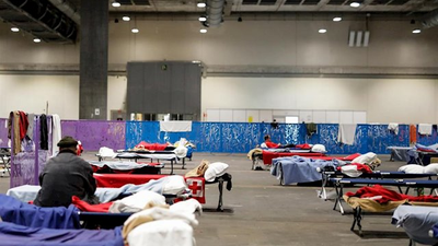 Las personas sin hogar acogidas en IFEMA se trasladan al polideportivo Marqués de Samaranch