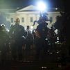 Trump moviliza recursos militares para detener los disturbios en el tercer día de protestas frente a la Casa Blanca