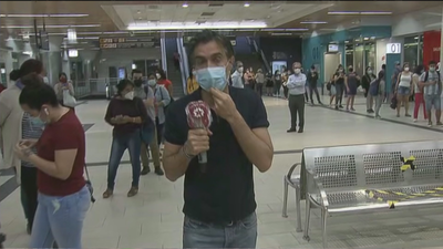 Quejas de los viajeros por las largas colas en el intercambiador de Moncloa