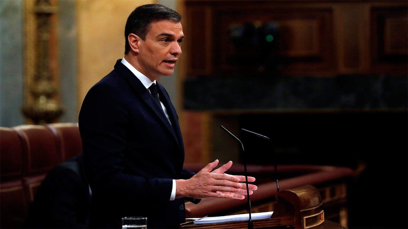 Sánchez se defiende de los ataques y dice que Marlaska está "destapando la mal llamada policía patriótica"