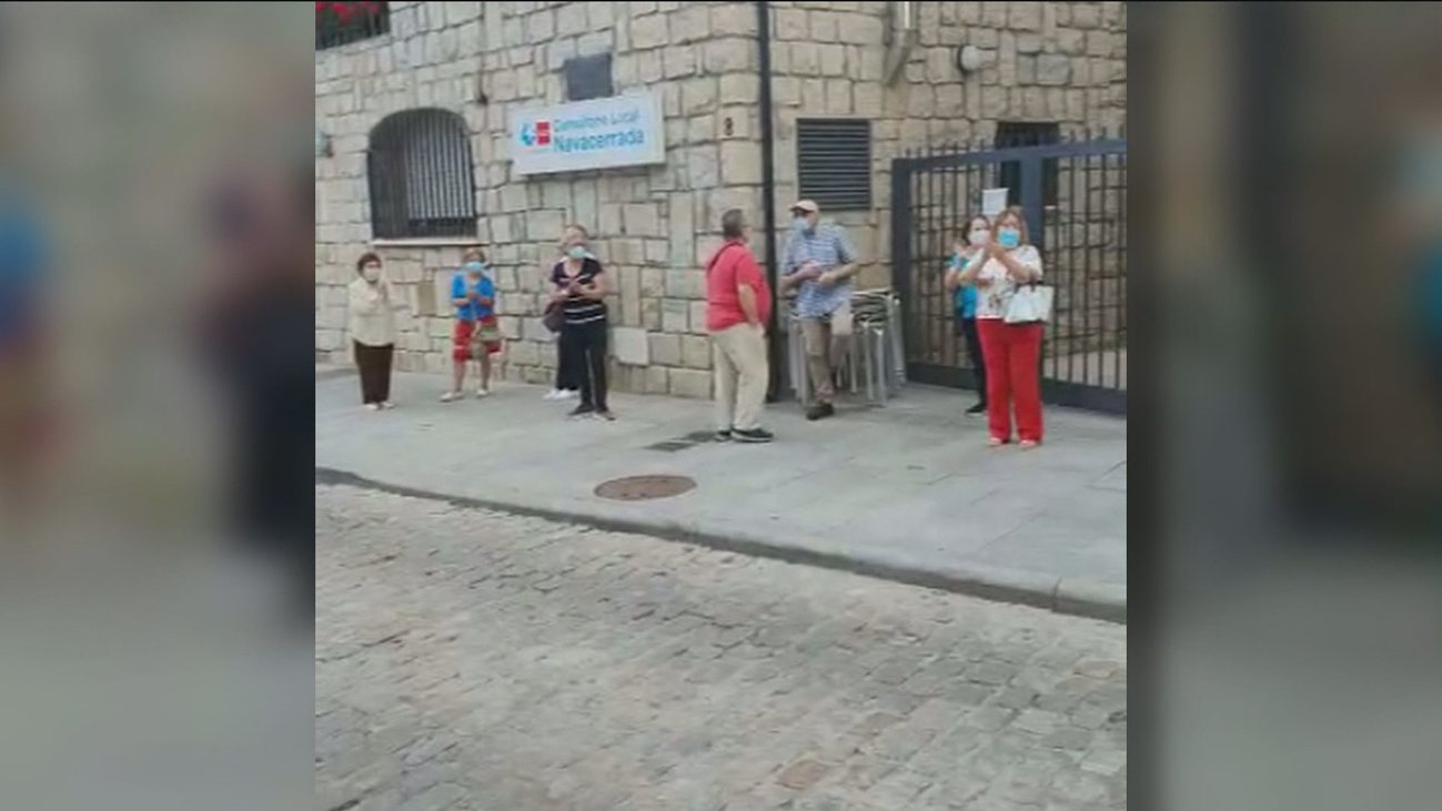 Los vecinos de Navacerrada, en pie de guerra, exigen que reabra el centro de salud