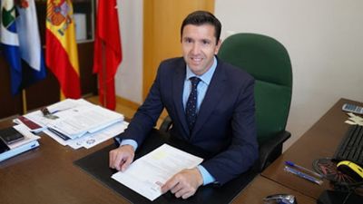Santiago Villena, alcalde de Valdemorillo: “Vamos a darle una vuelta al IBI para fomentar la natalidad”