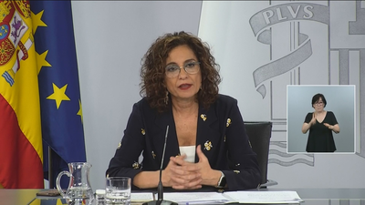 Montero defiende el nombramiento de Carnicero: "La derecha está en permanente ruido"