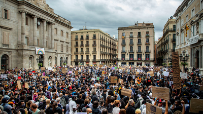 Miles de personas protestan contra el racismo en varias capitales españolas