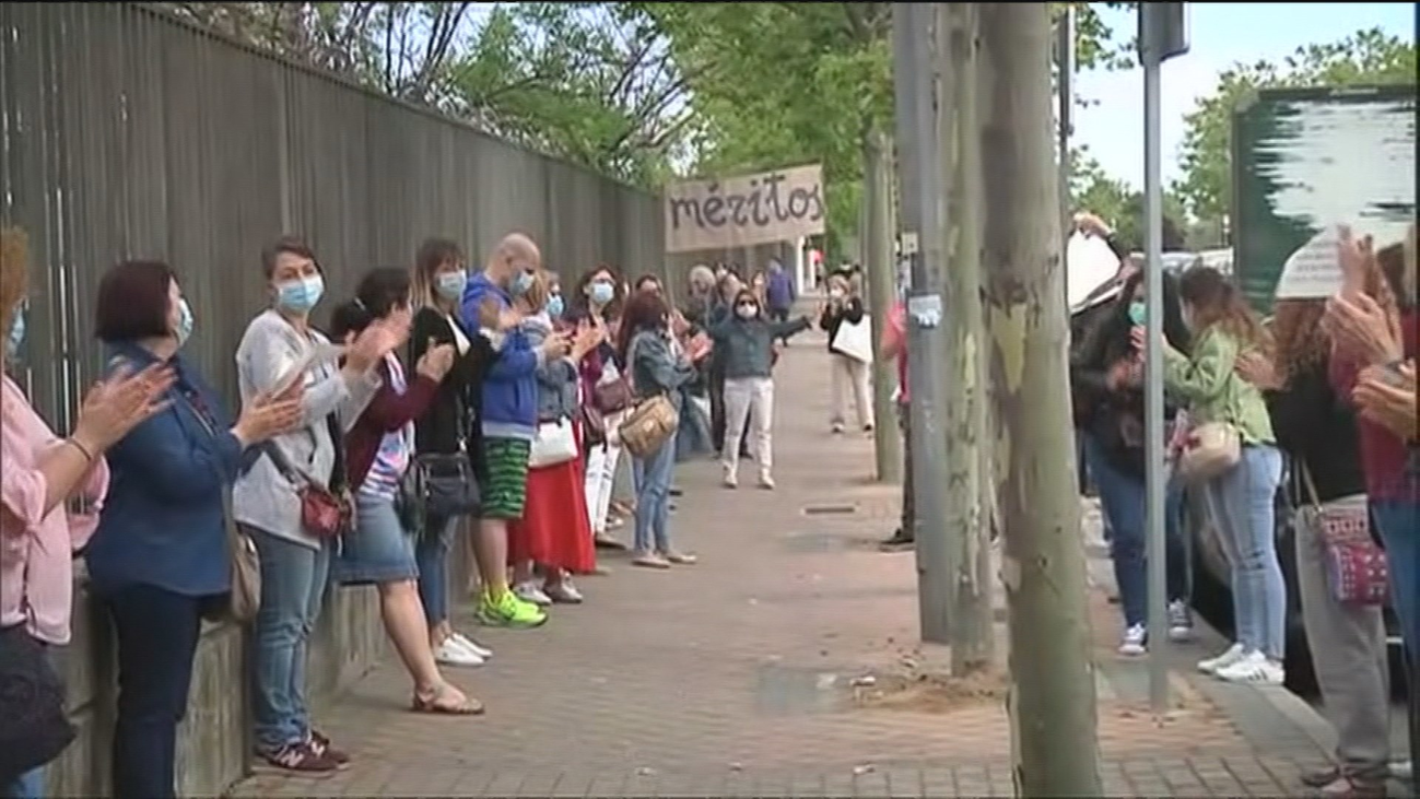 Trabajadores del hospital de Alcorcón protestan por el criterio para cubrir plazas de interinos