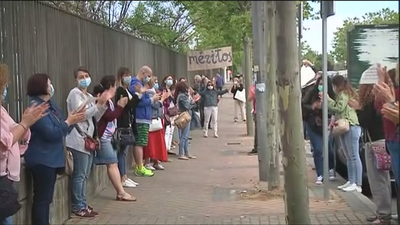 Trabajadores del hospital de Alcorcón protestan por el criterio para cubrir plazas de interinos