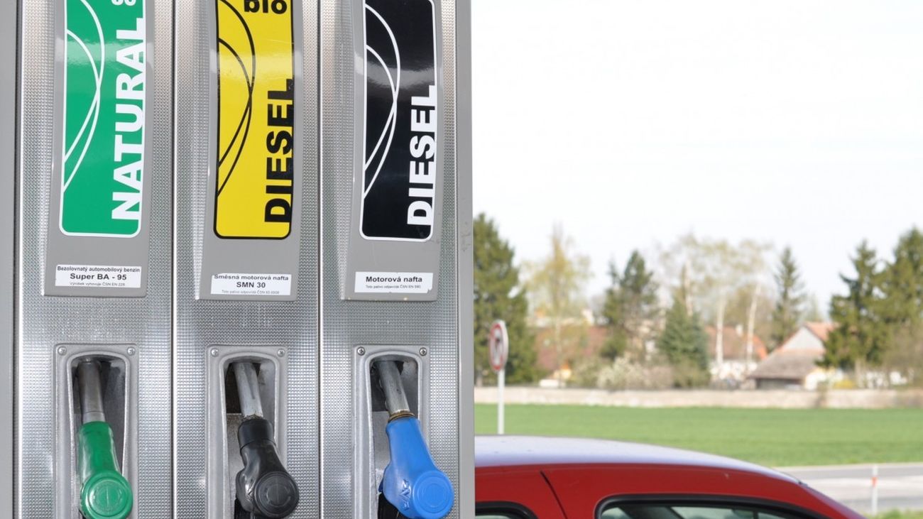 Bolsa de empleo para trabajar en gasolineras y puertos de  una importante compañía petrolífera