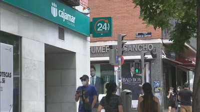 Apuñalada una persona sin hogar en la avenida de la Albufera al defender a una mujer