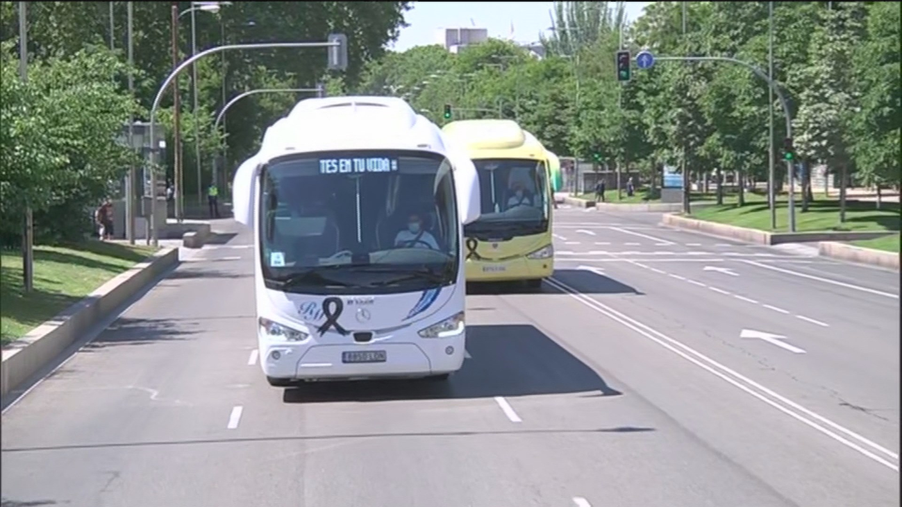 Las empresas de autobuses recorren Madrid para pedir un plan de rescate urgente