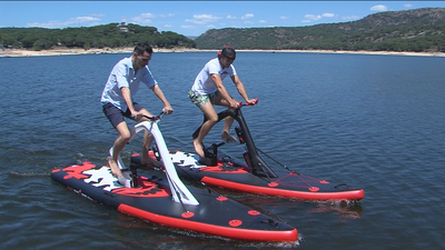 Llegan las bicis acuáticas al Pantano de San Juan