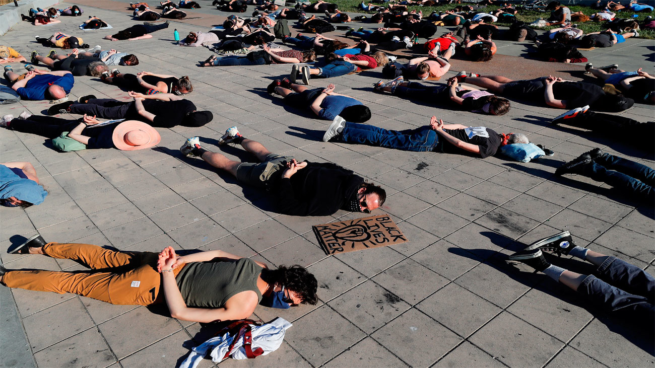 Las protestas por la muerte de Floyd derivan en vandalismo contra estatuas