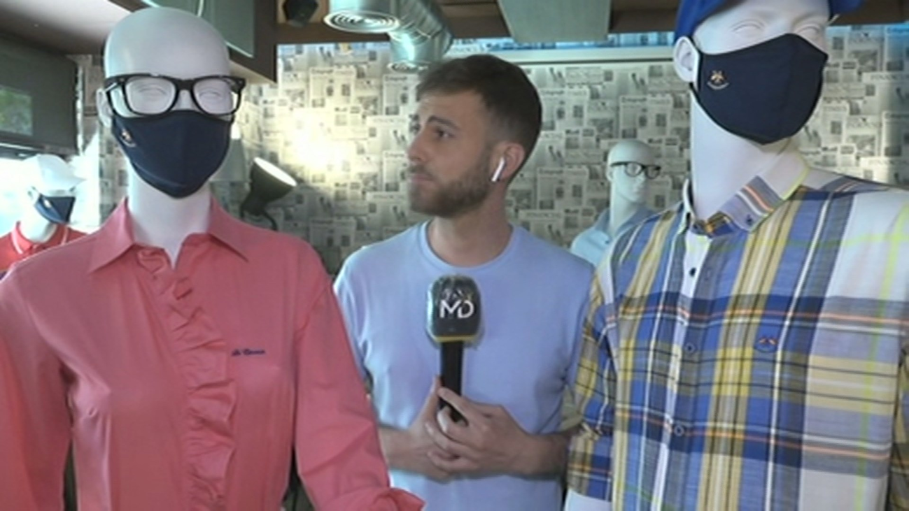 Clientes de 'relleno' en un restaurante de Barajas