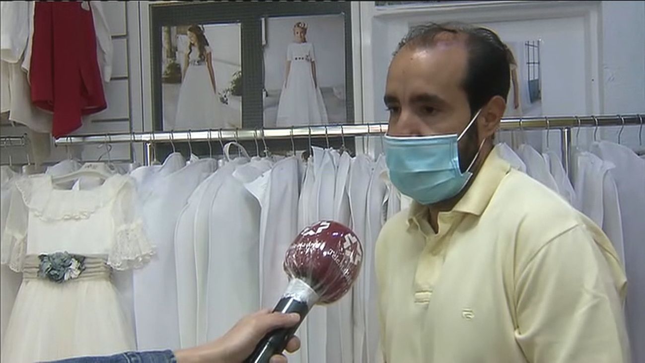 Incertidumbre en las tiendas de trajes de comunión ante la duda de si se celebrarán las ceremonias